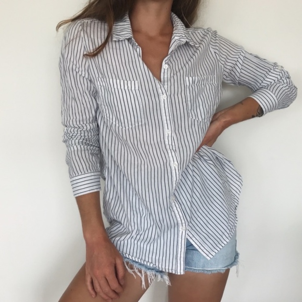 BE COOL Size M Striped Button Down Shirt